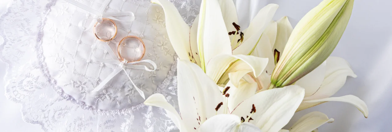 Εντυπωσιακός στολισμός γάμου με λουλούδια από το Ανθοπωλείο Ρωξάνα